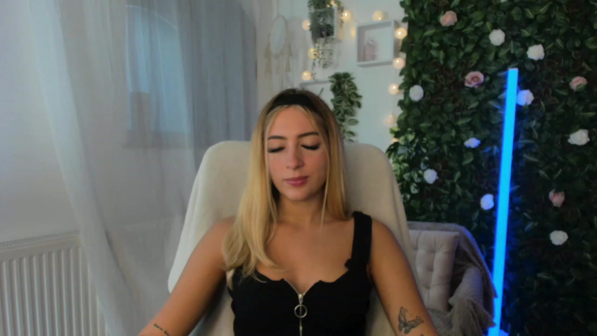 Gallery image thumbnail from Tina_Nappi18's myfreecams stream on, 09/10/2023, 15:56 image 19 of 20