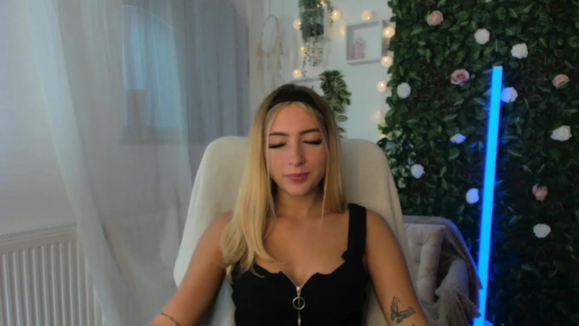 Gallery image thumbnail from Tina_Nappi18's myfreecams stream on, 09/10/2023, 15:56 image 20 of 20