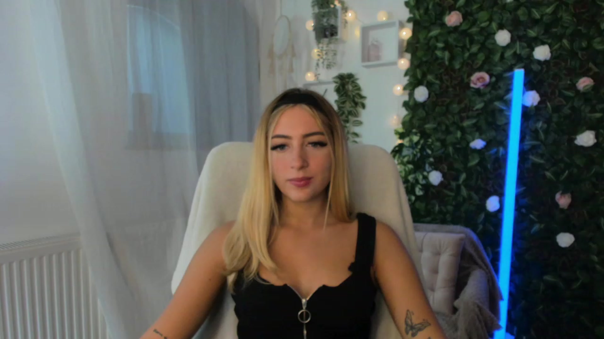 Gallery image thumbnail from Tina_Nappi18's myfreecams stream on, 09/10/2023, 15:56 image 3 of 20