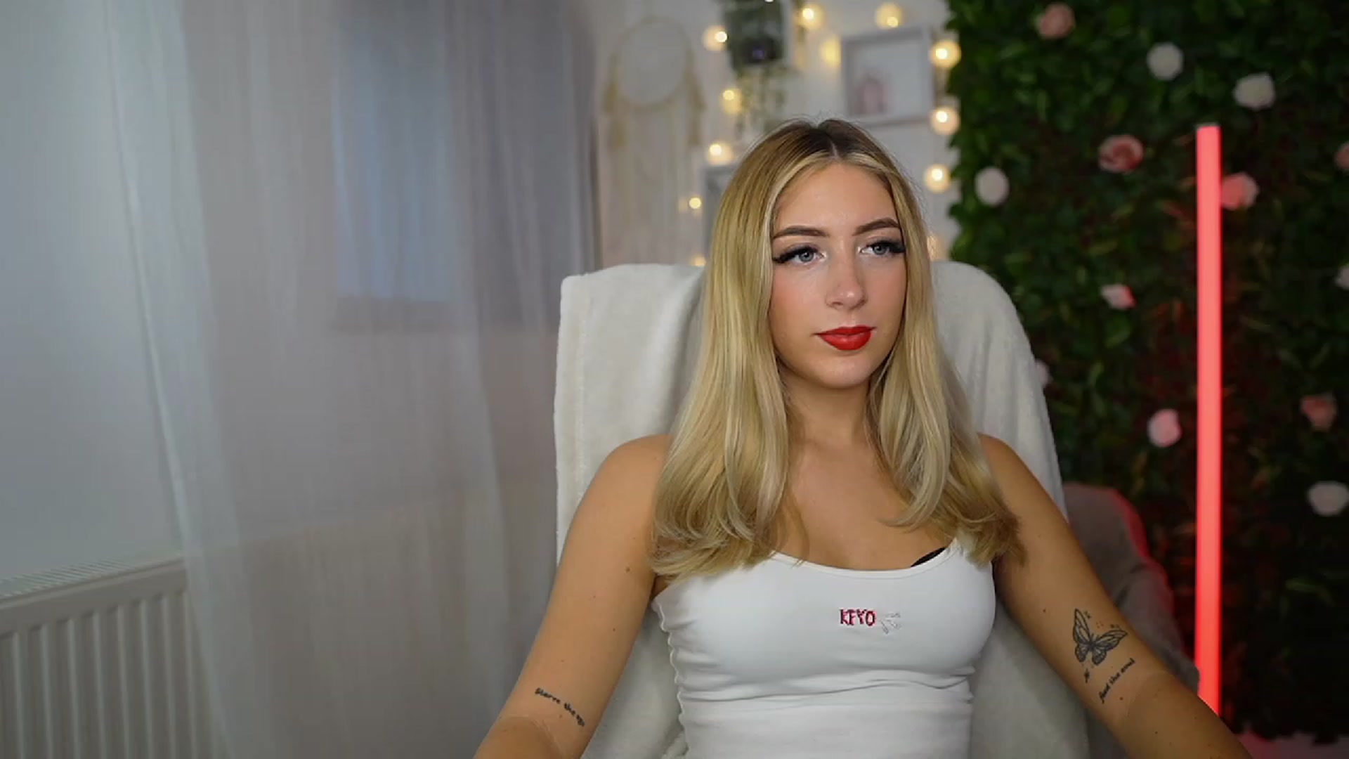 Gallery image thumbnail from Tina_Nappi18's myfreecams stream on, 09/13/2023, 15:06 image 1 of 20