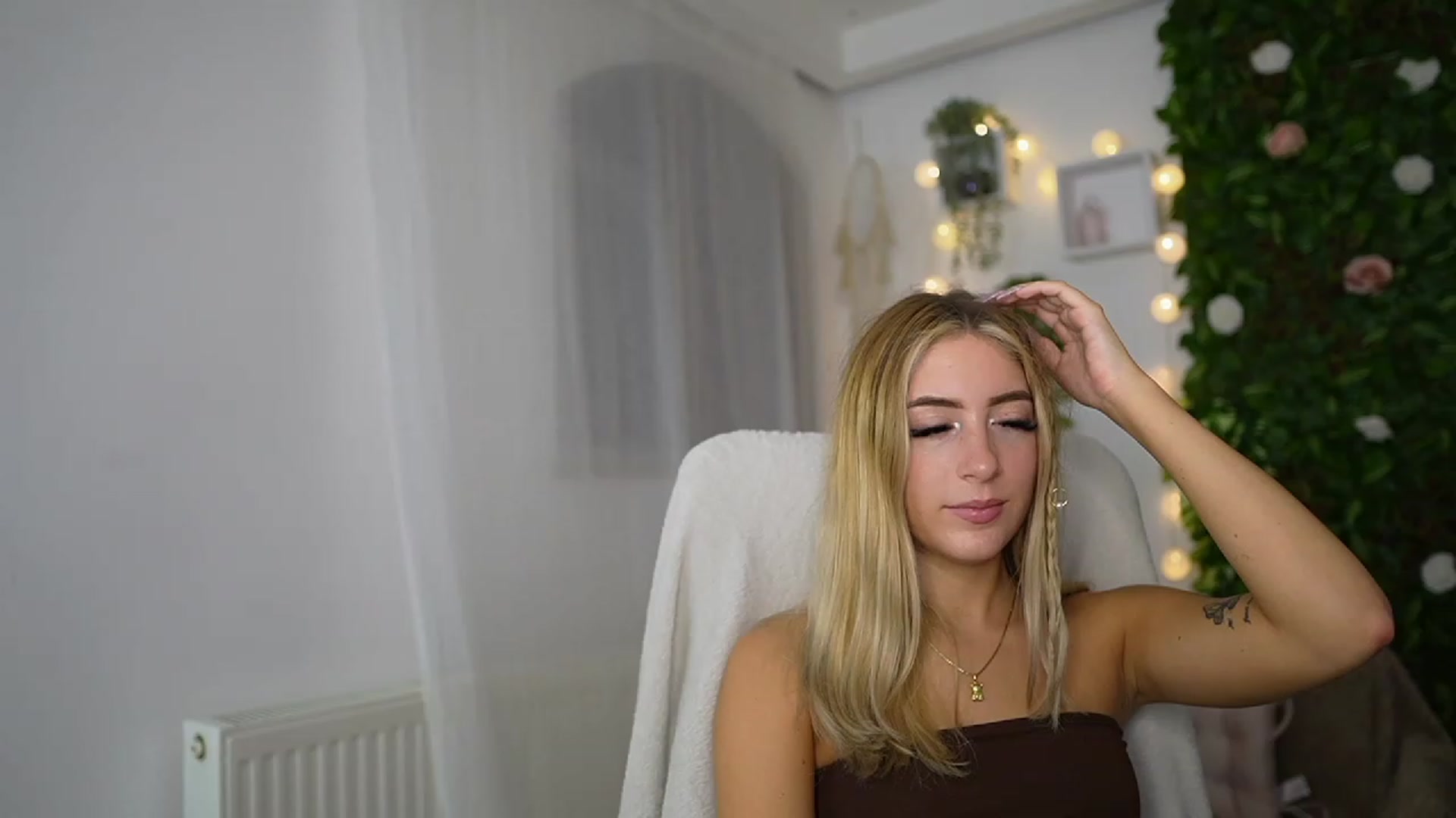 Gallery image thumbnail from Tina_Nappi18's myfreecams stream on, 09/14/2023, 17:48 image 16 of 20