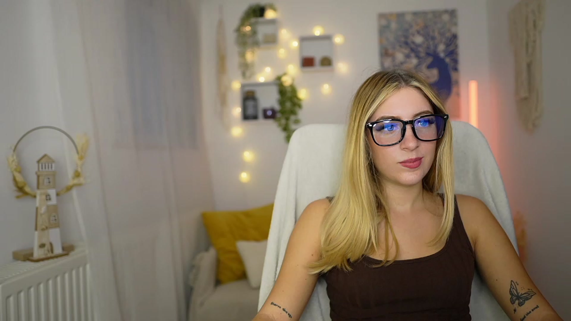 Gallery image thumbnail from Tina_Nappi18's myfreecams stream on, 10/03/2023, 16:01 image 20 of 20