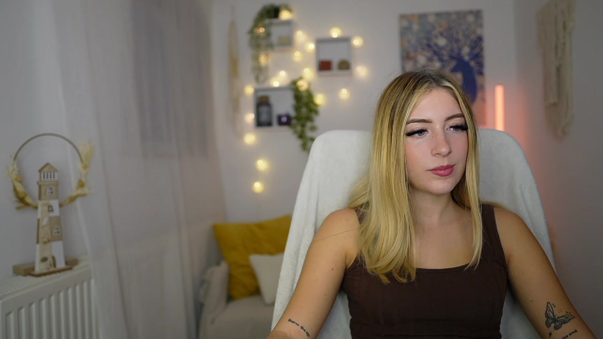 Gallery image thumbnail from Tina_Nappi18's myfreecams stream on, 10/03/2023, 17:48 image 8 of 20