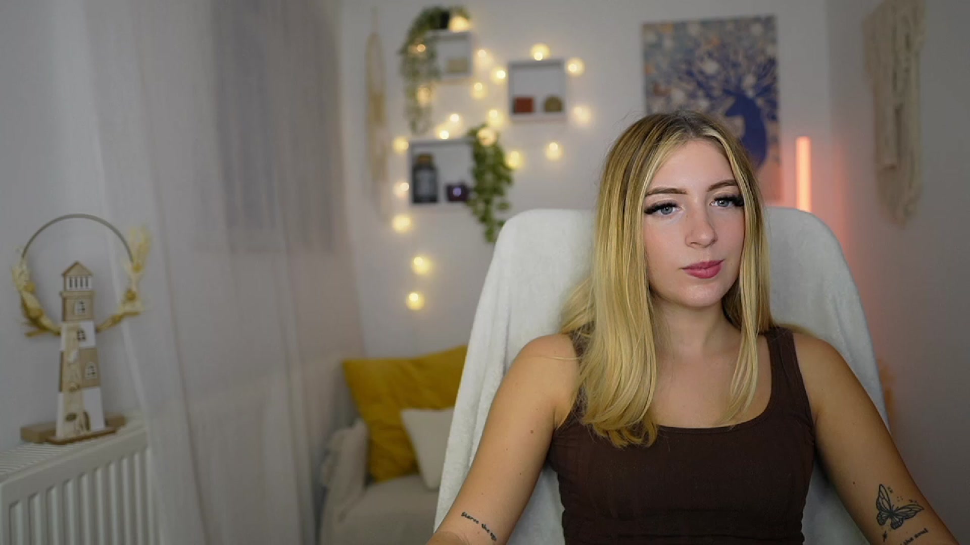 Gallery image thumbnail from Tina_Nappi18's myfreecams stream on, 10/03/2023, 17:48 image 5 of 20