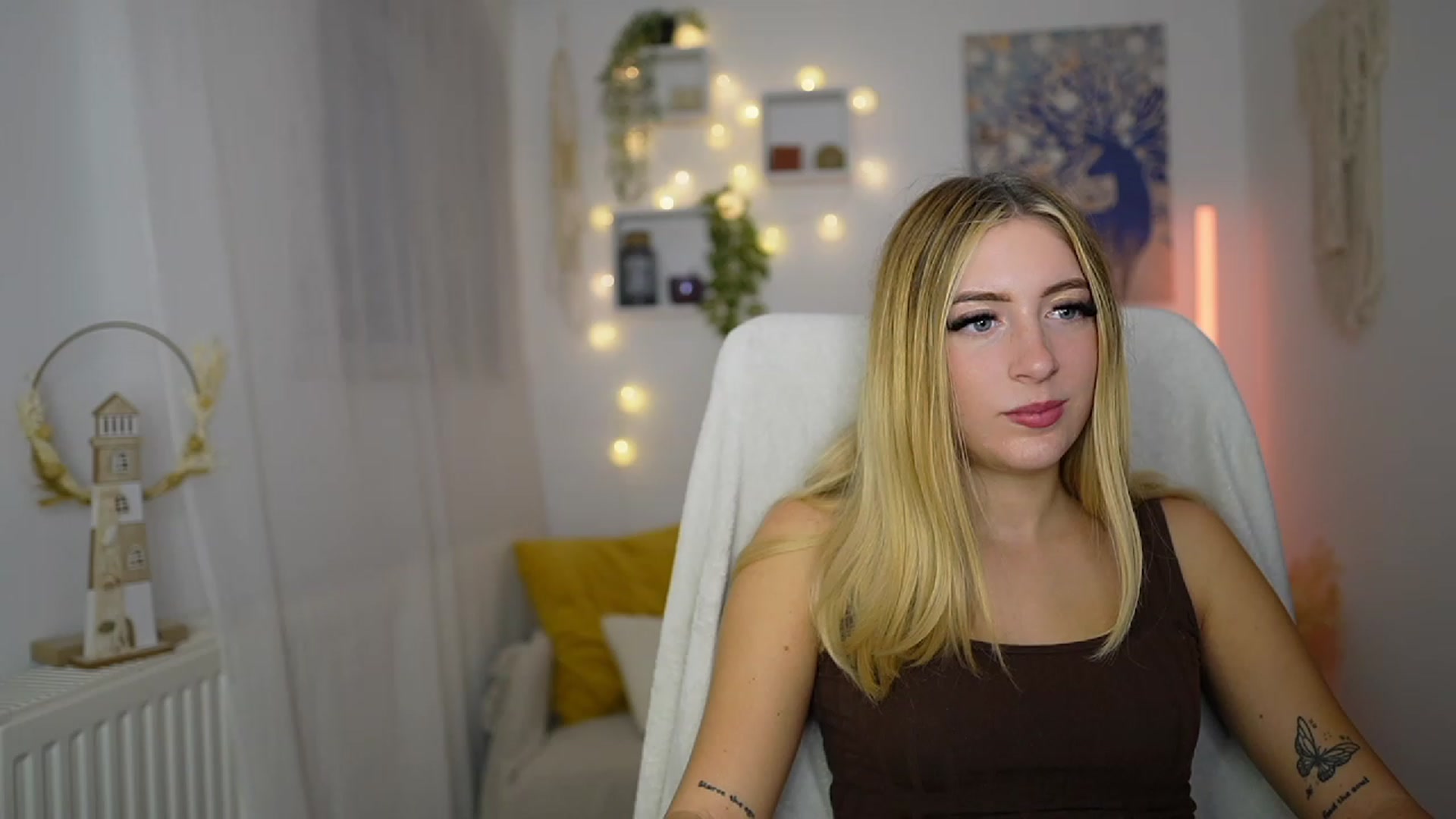 Gallery image thumbnail from Tina_Nappi18's myfreecams stream on, 10/03/2023, 17:48 image 20 of 20