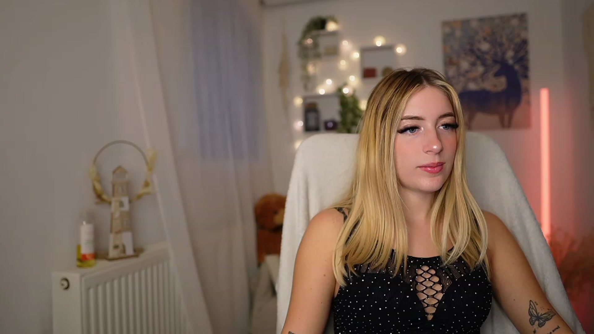 Gallery image thumbnail from Tina_Nappi18's myfreecams stream on, 10/04/2023, 14:11 image 3 of 20