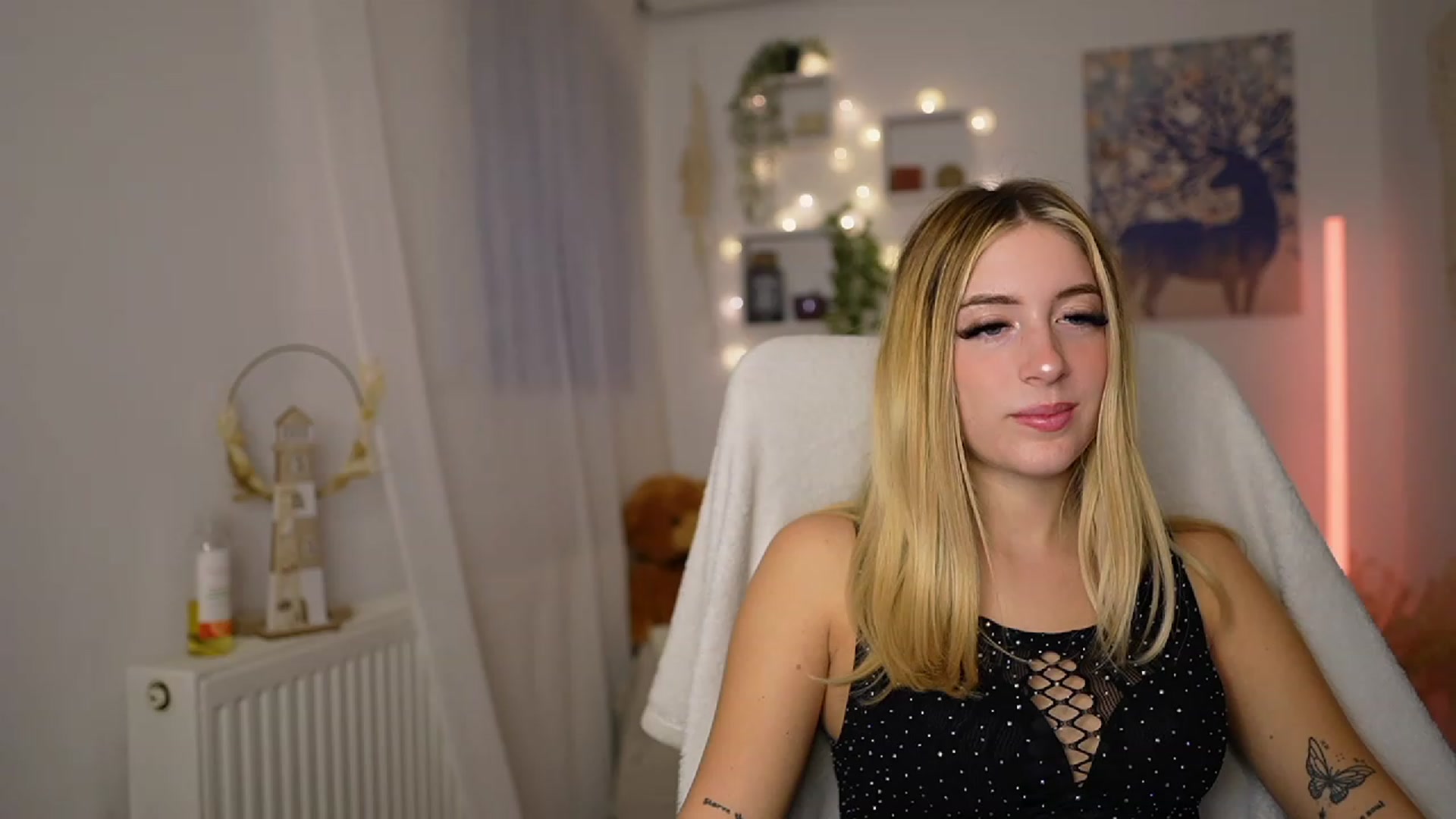 Gallery image thumbnail from Tina_Nappi18's myfreecams stream on, 10/04/2023, 14:47 image 5 of 20