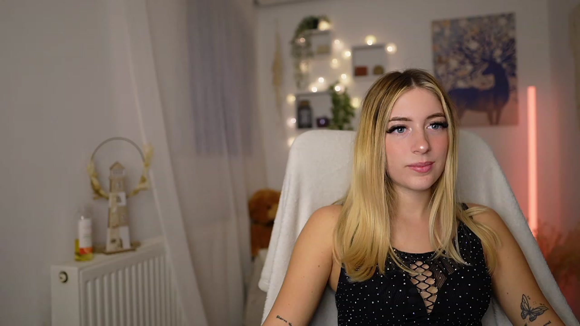 Gallery image thumbnail from Tina_Nappi18's myfreecams stream on, 10/04/2023, 14:47 image 19 of 20