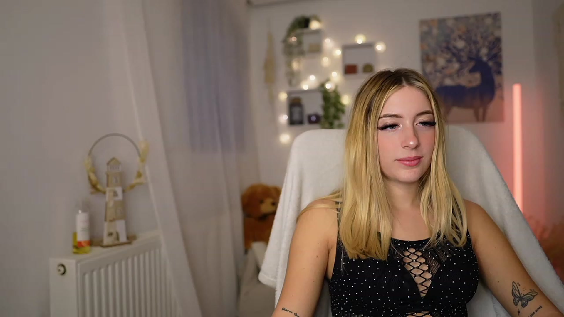 Gallery image thumbnail from Tina_Nappi18's myfreecams stream on, 10/04/2023, 14:47 image 2 of 20