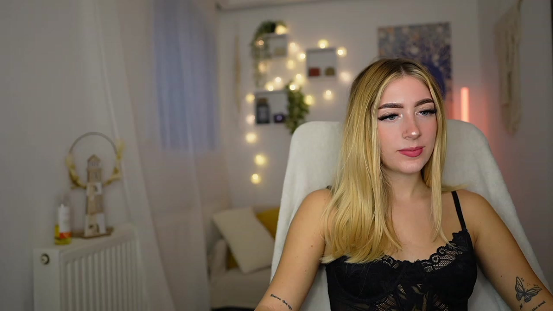 Gallery image thumbnail from Tina_Nappi18's myfreecams stream on, 10/05/2023, 14:51 image 5 of 20