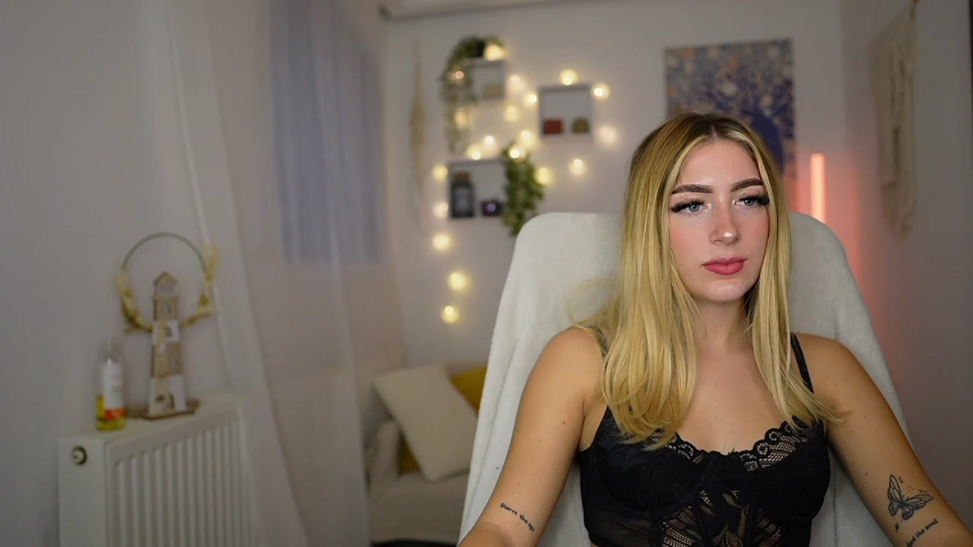 Gallery image thumbnail from Tina_Nappi18's myfreecams stream on, 10/05/2023, 15:30 image 18 of 20