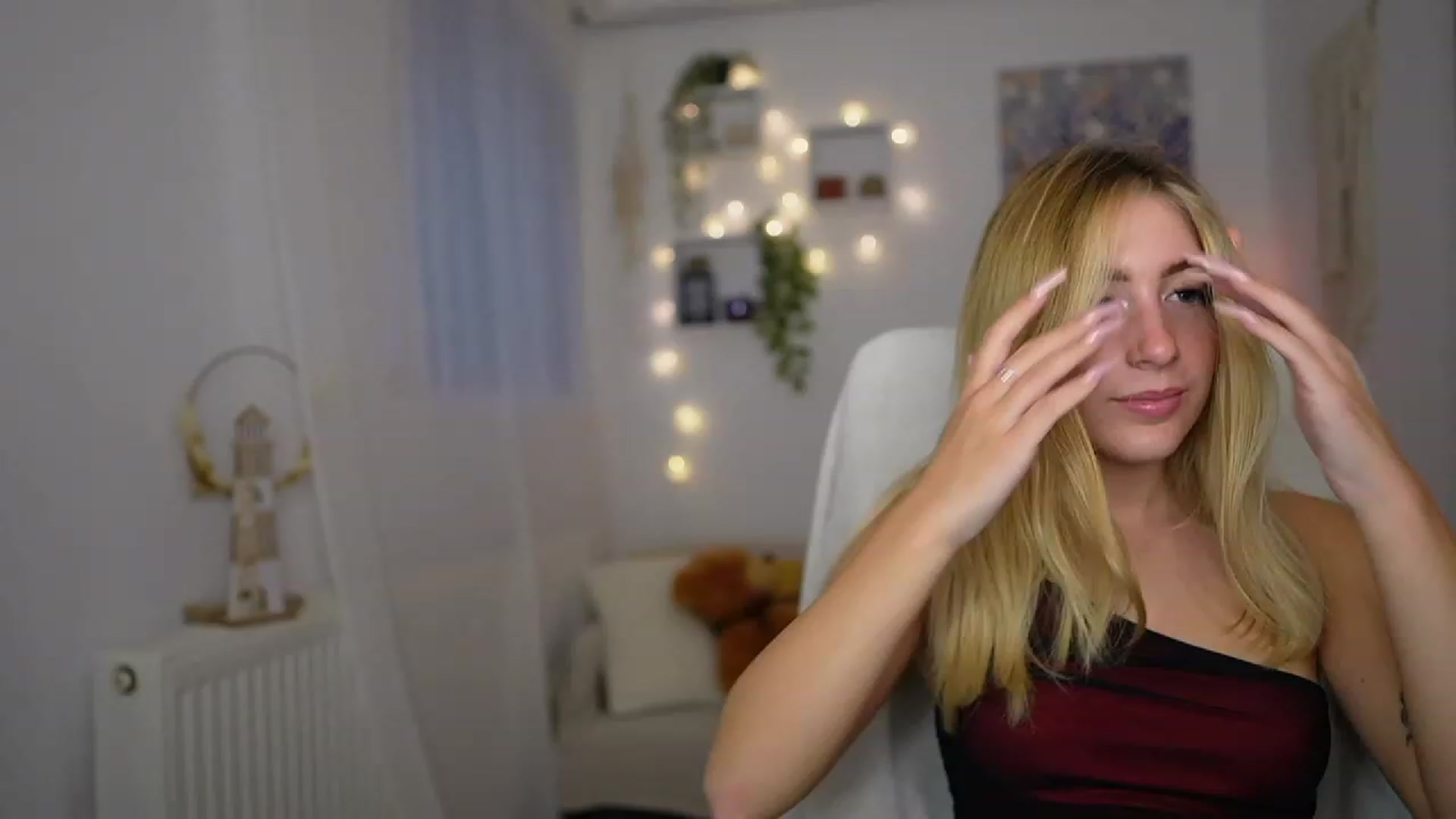 Gallery image thumbnail from Tina_Nappi18's myfreecams stream on, 10/06/2023, 14:00 image 7 of 20