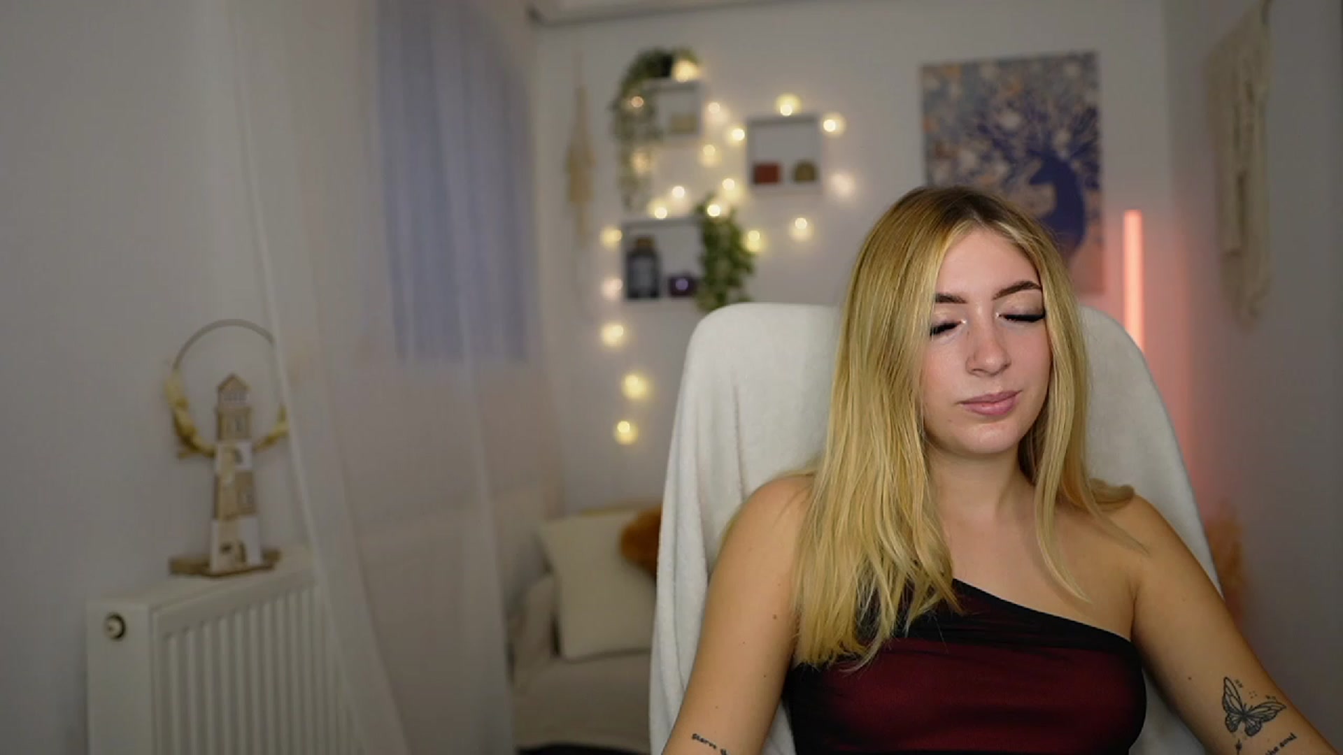 Gallery image thumbnail from Tina_Nappi18's myfreecams stream on, 10/06/2023, 15:22 image 18 of 20