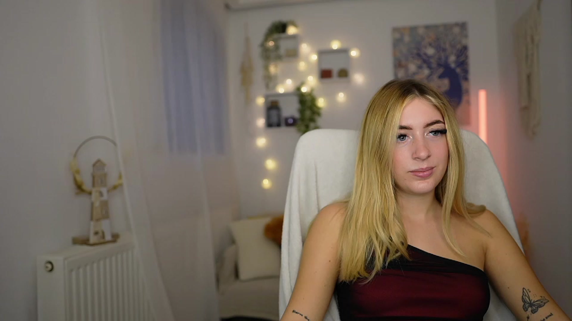 Gallery image thumbnail from Tina_Nappi18's myfreecams stream on, 10/06/2023, 15:22 image 19 of 20