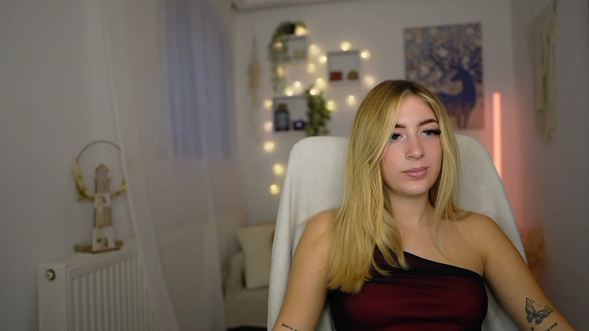 Gallery image thumbnail from Tina_Nappi18's myfreecams stream on, 10/06/2023, 15:22 image 4 of 20