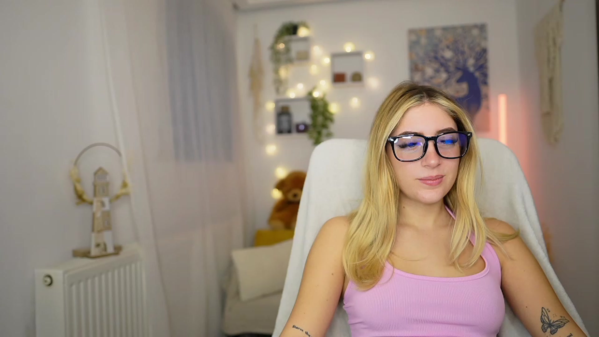 Gallery image thumbnail from Tina_Nappi18's myfreecams stream on, 10/09/2023, 14:09 image 18 of 20