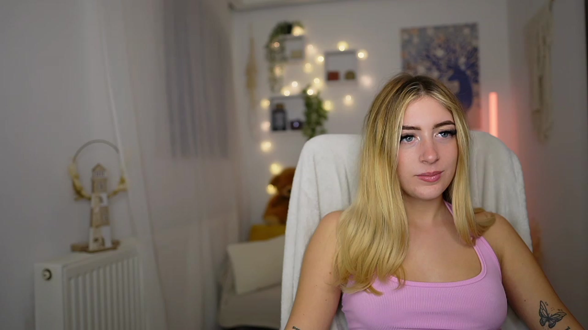 Gallery image thumbnail from Tina_Nappi18's myfreecams stream on, 10/09/2023, 16:24 image 6 of 20