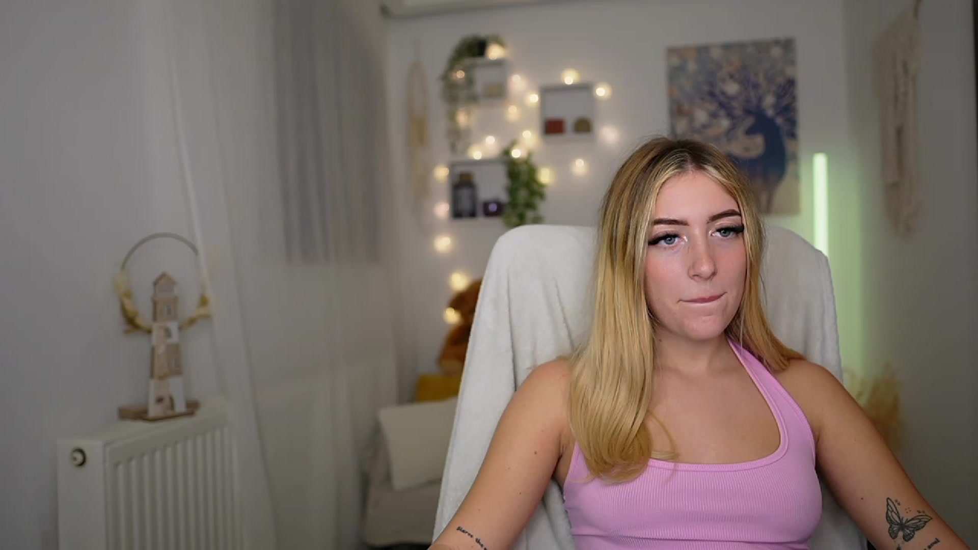 Gallery image thumbnail from Tina_Nappi18's myfreecams stream on, 10/09/2023, 17:44 image 2 of 20