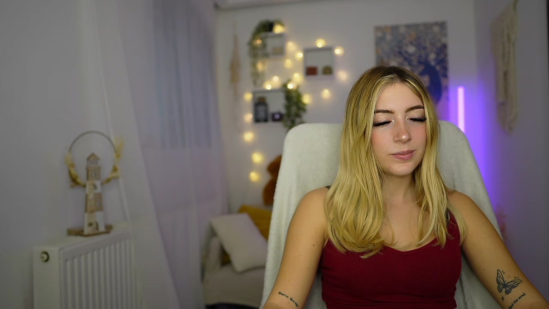 Gallery image thumbnail from Tina_Nappi18's myfreecams stream on, 10/10/2023, 15:16 image 12 of 20