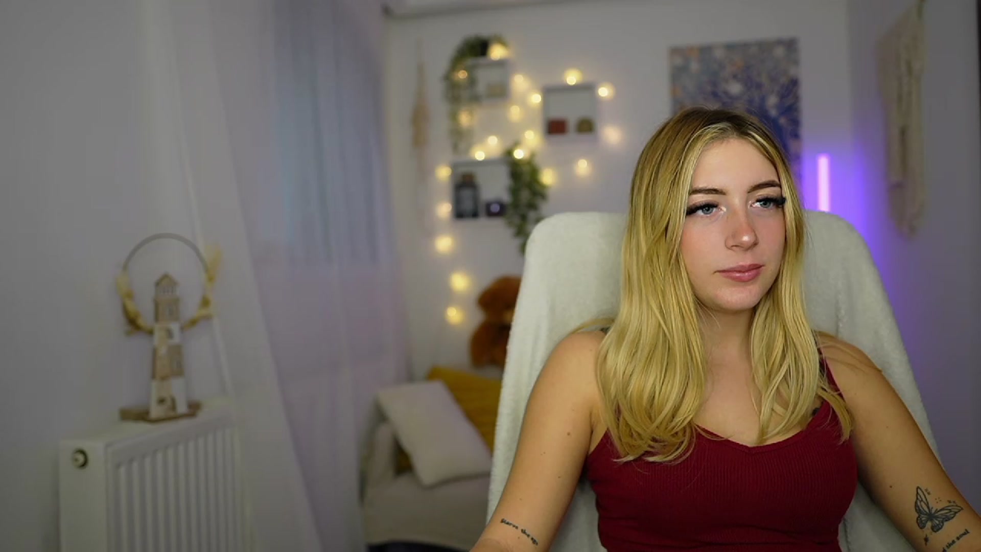 Gallery image thumbnail from Tina_Nappi18's myfreecams stream on, 10/10/2023, 15:16 image 6 of 20