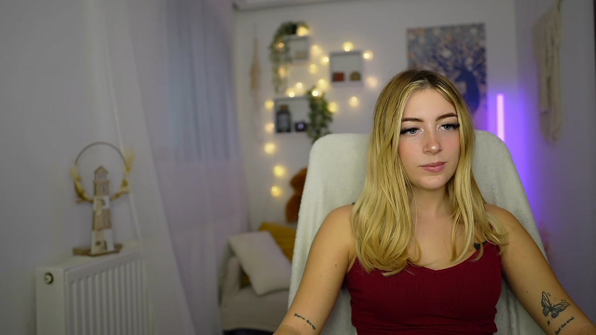 Gallery image thumbnail from Tina_Nappi18's myfreecams stream on, 10/10/2023, 15:16 image 9 of 20