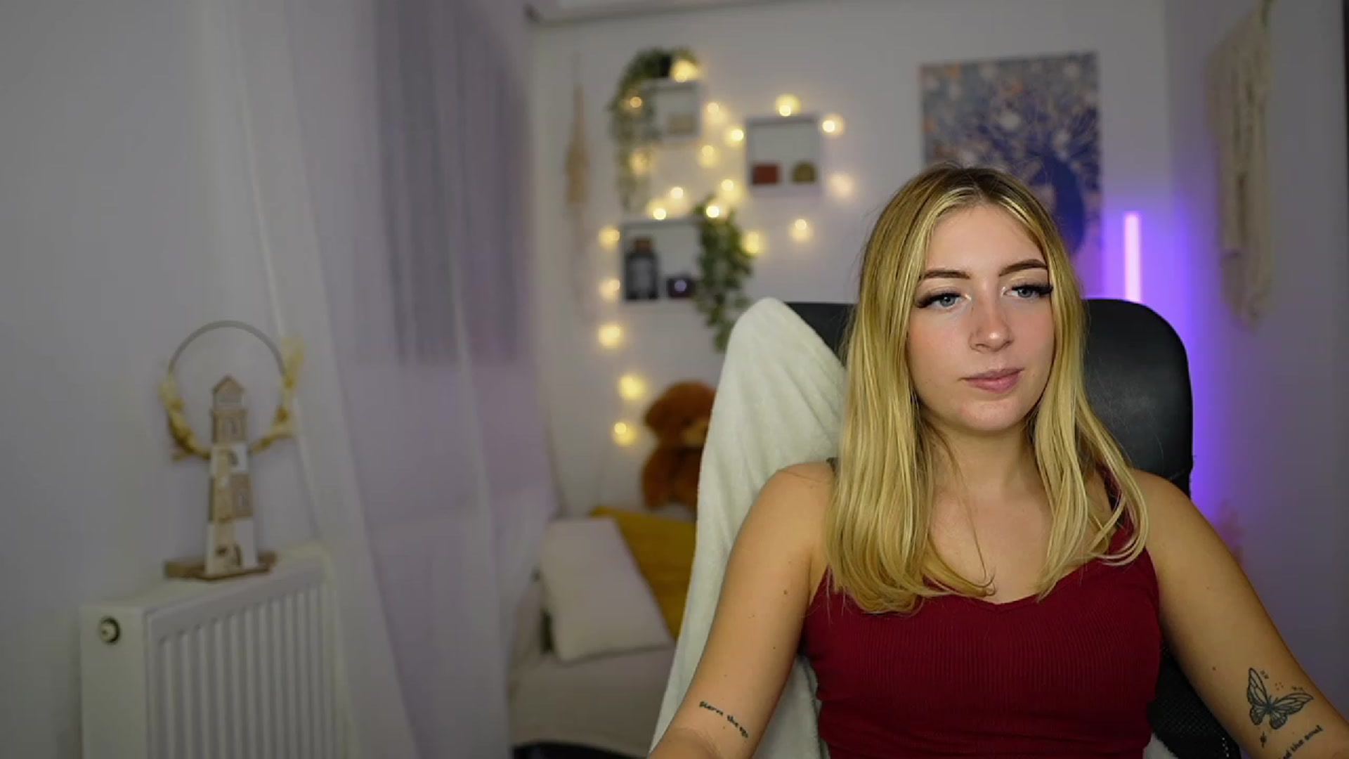 Gallery image thumbnail from Tina_Nappi18's myfreecams stream on, 10/10/2023, 17:38 image 18 of 20