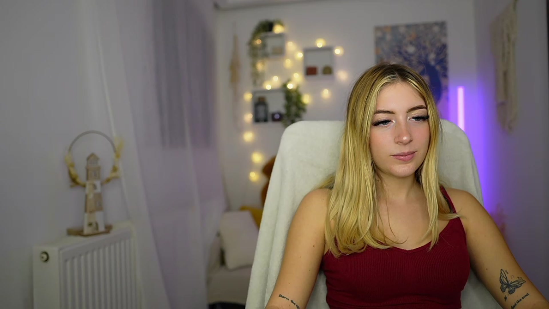 Gallery image thumbnail from Tina_Nappi18's myfreecams stream on, 10/10/2023, 17:38 image 9 of 20