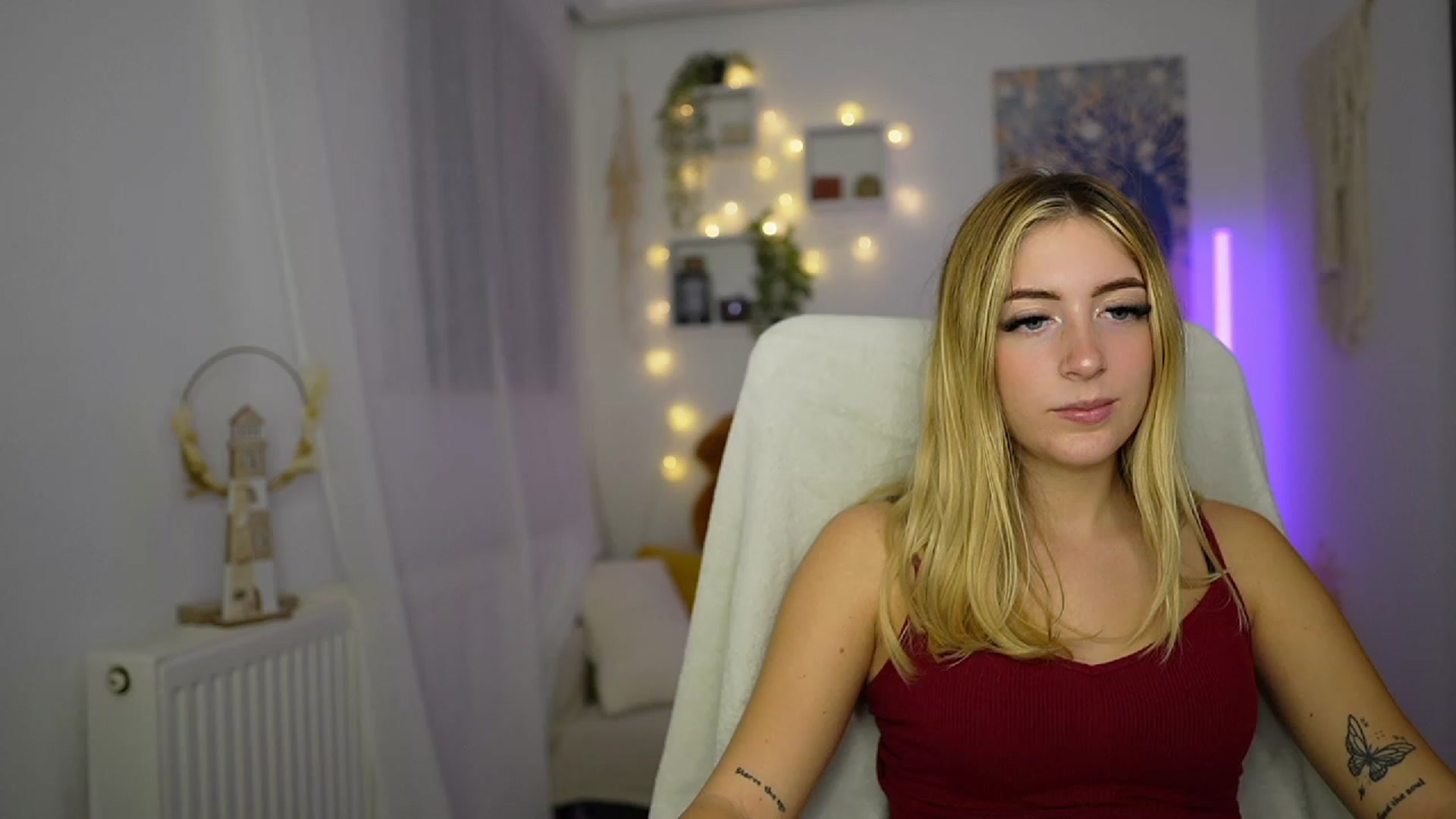 Gallery image thumbnail from Tina_Nappi18's myfreecams stream on, 10/10/2023, 17:38 image 6 of 20