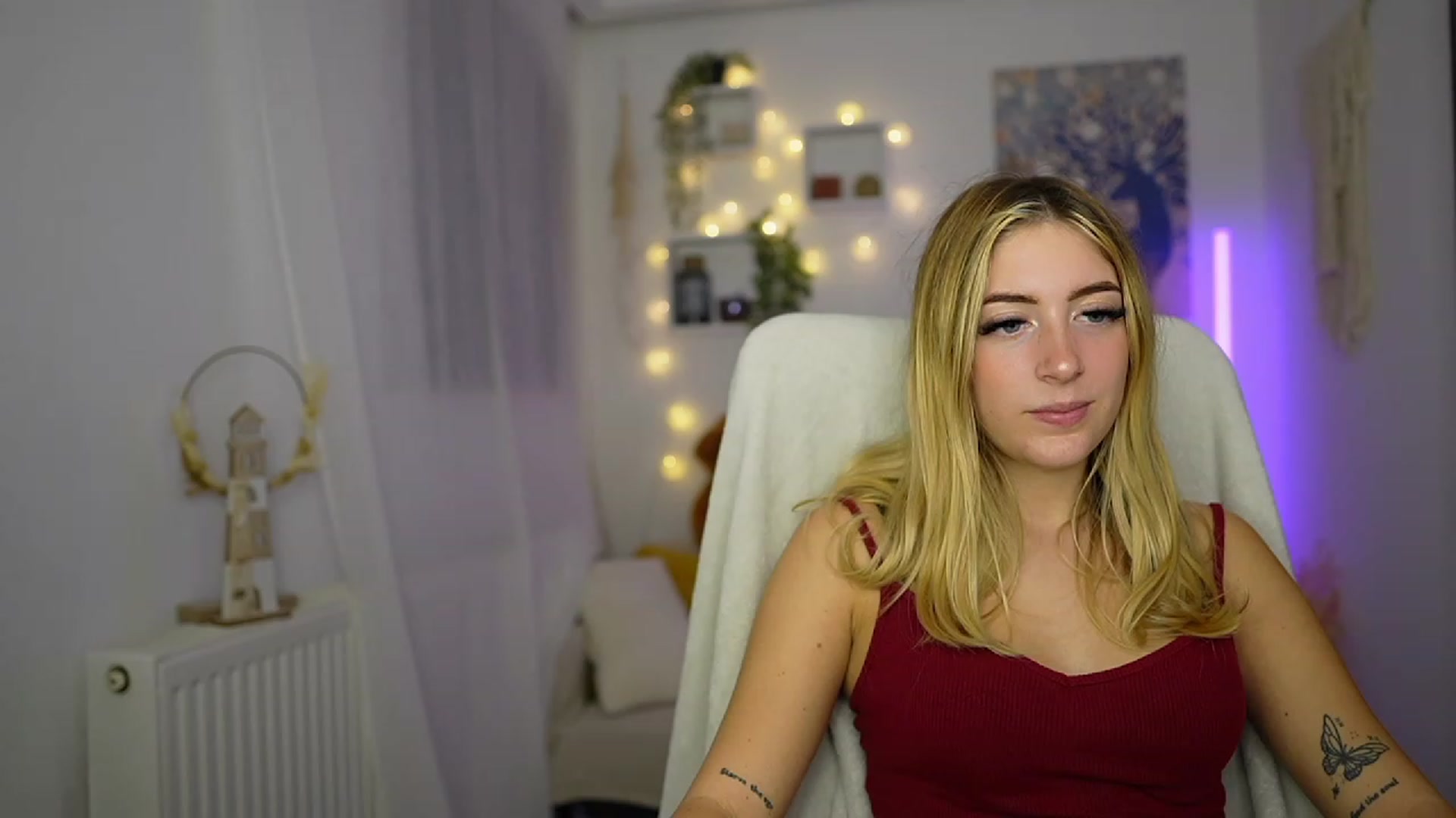 Gallery image thumbnail from Tina_Nappi18's myfreecams stream on, 10/10/2023, 17:38 image 20 of 20