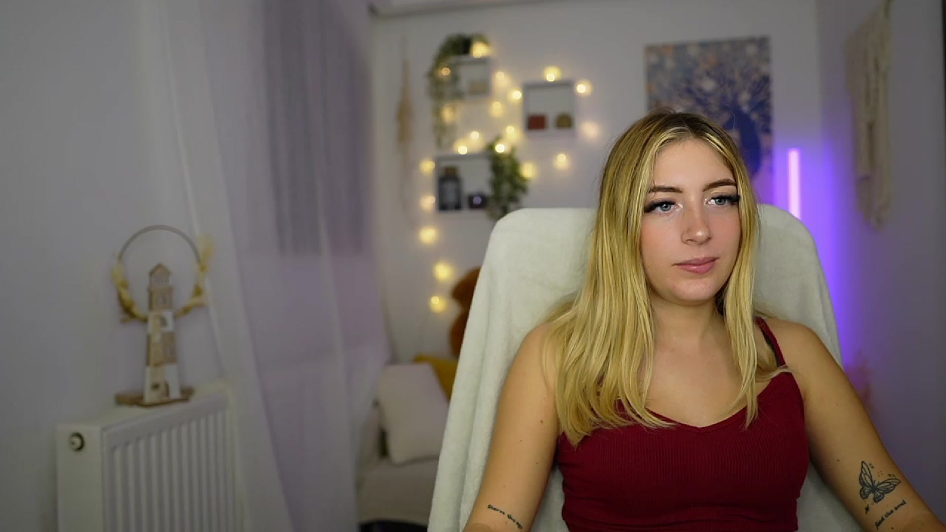 Gallery image thumbnail from Tina_Nappi18's myfreecams stream on, 10/10/2023, 17:38 image 16 of 20