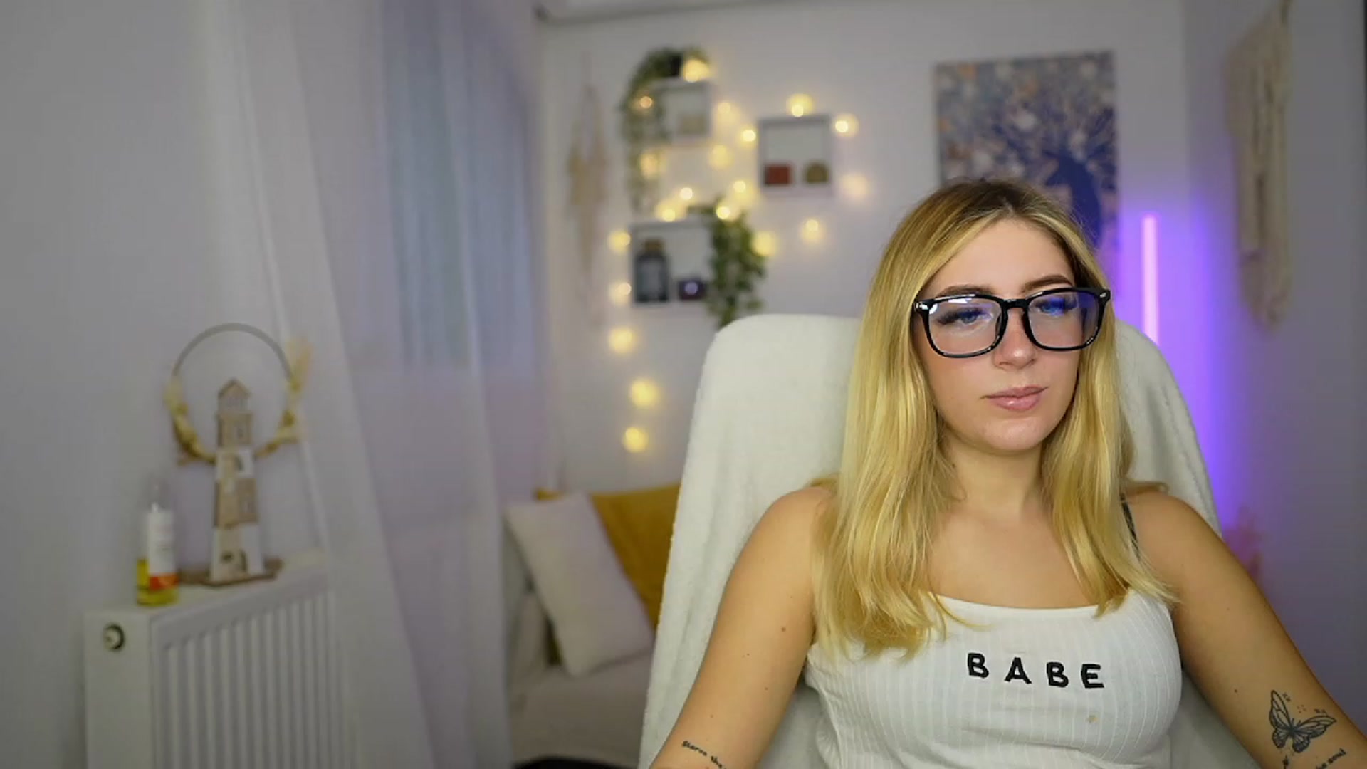 Gallery image thumbnail from Tina_Nappi18's myfreecams stream on, 10/11/2023, 13:13 image 20 of 20