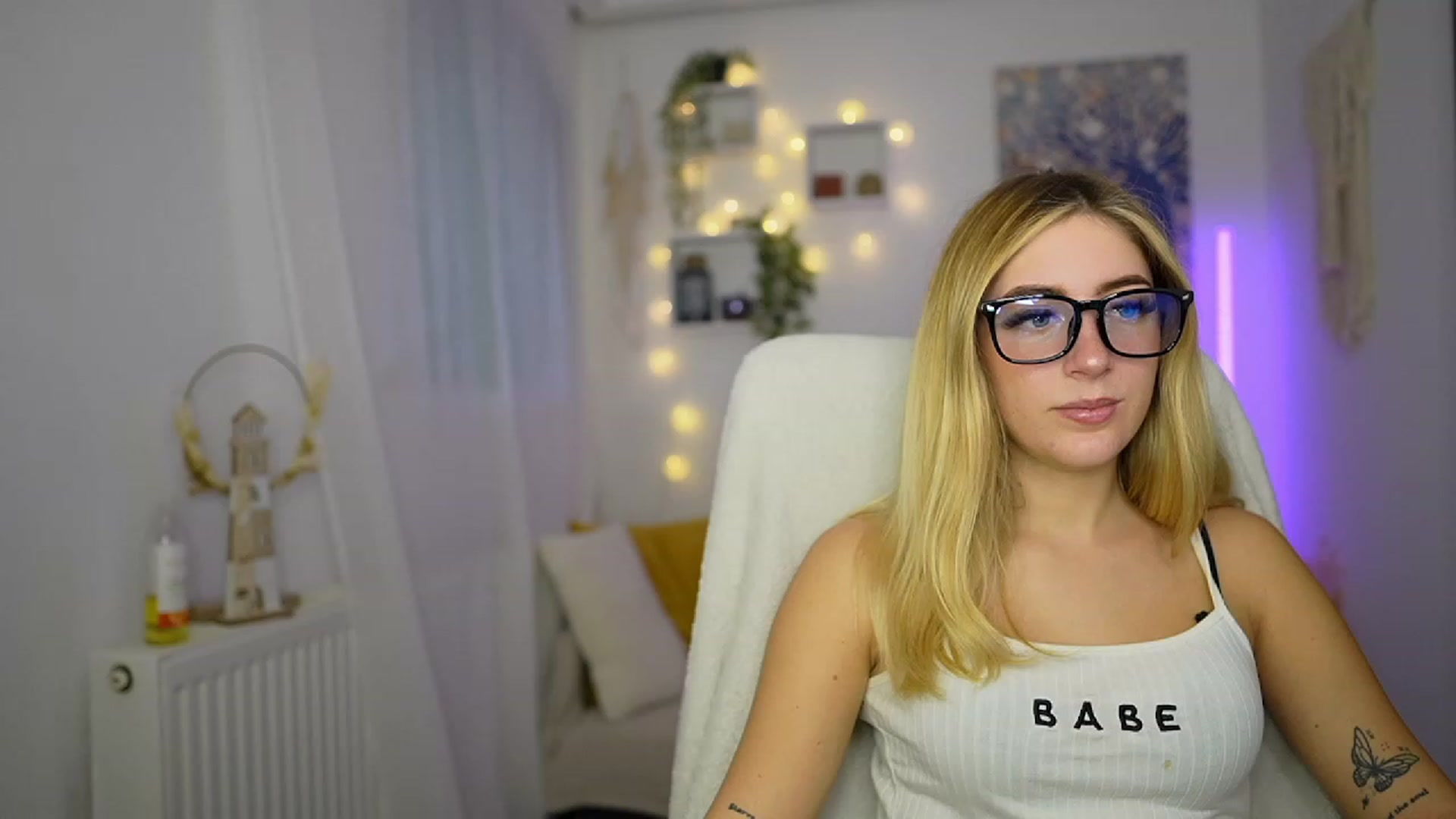 Gallery image thumbnail from Tina_Nappi18's myfreecams stream on, 10/11/2023, 13:13 image 8 of 20