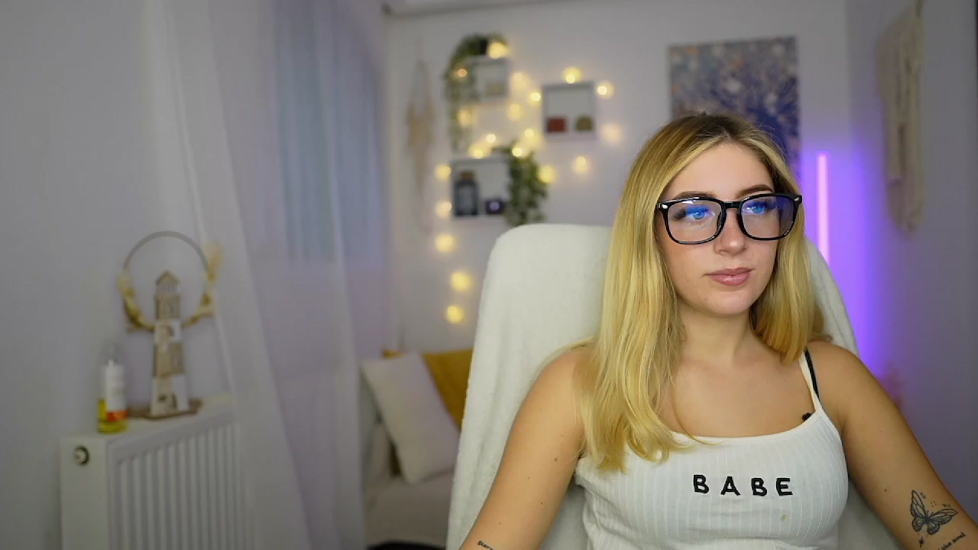 Gallery image thumbnail from Tina_Nappi18's myfreecams stream on, 10/11/2023, 13:13 image 6 of 20