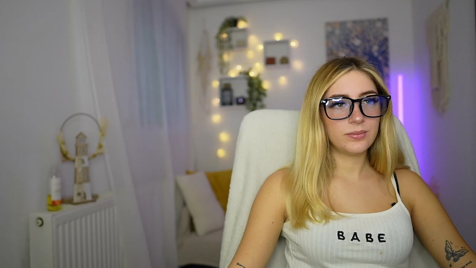 Gallery image thumbnail from Tina_Nappi18's myfreecams stream on, 10/11/2023, 13:13 image 13 of 20