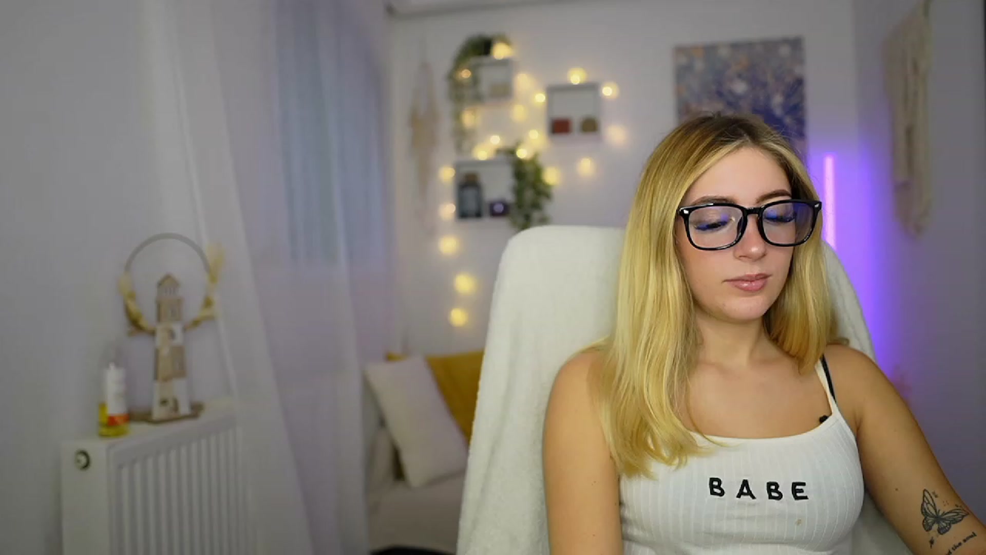 Gallery image thumbnail from Tina_Nappi18's myfreecams stream on, 10/11/2023, 13:13 image 7 of 20