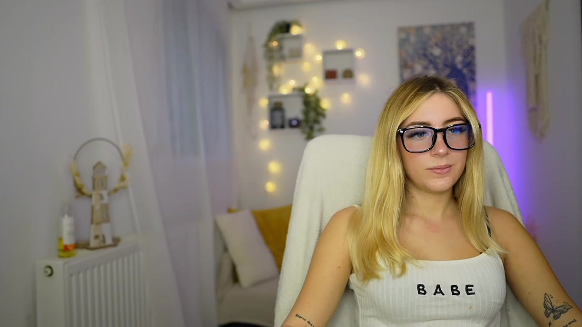 Gallery image thumbnail from Tina_Nappi18's myfreecams stream on, 10/11/2023, 13:59 image 15 of 20