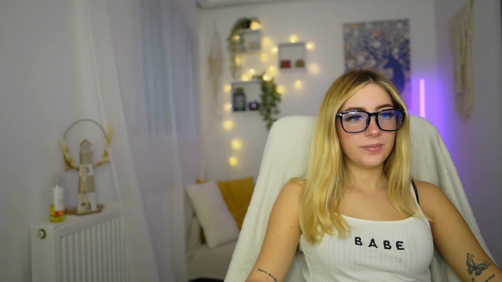 Gallery image thumbnail from Tina_Nappi18's myfreecams stream on, 10/11/2023, 13:59 image 3 of 20