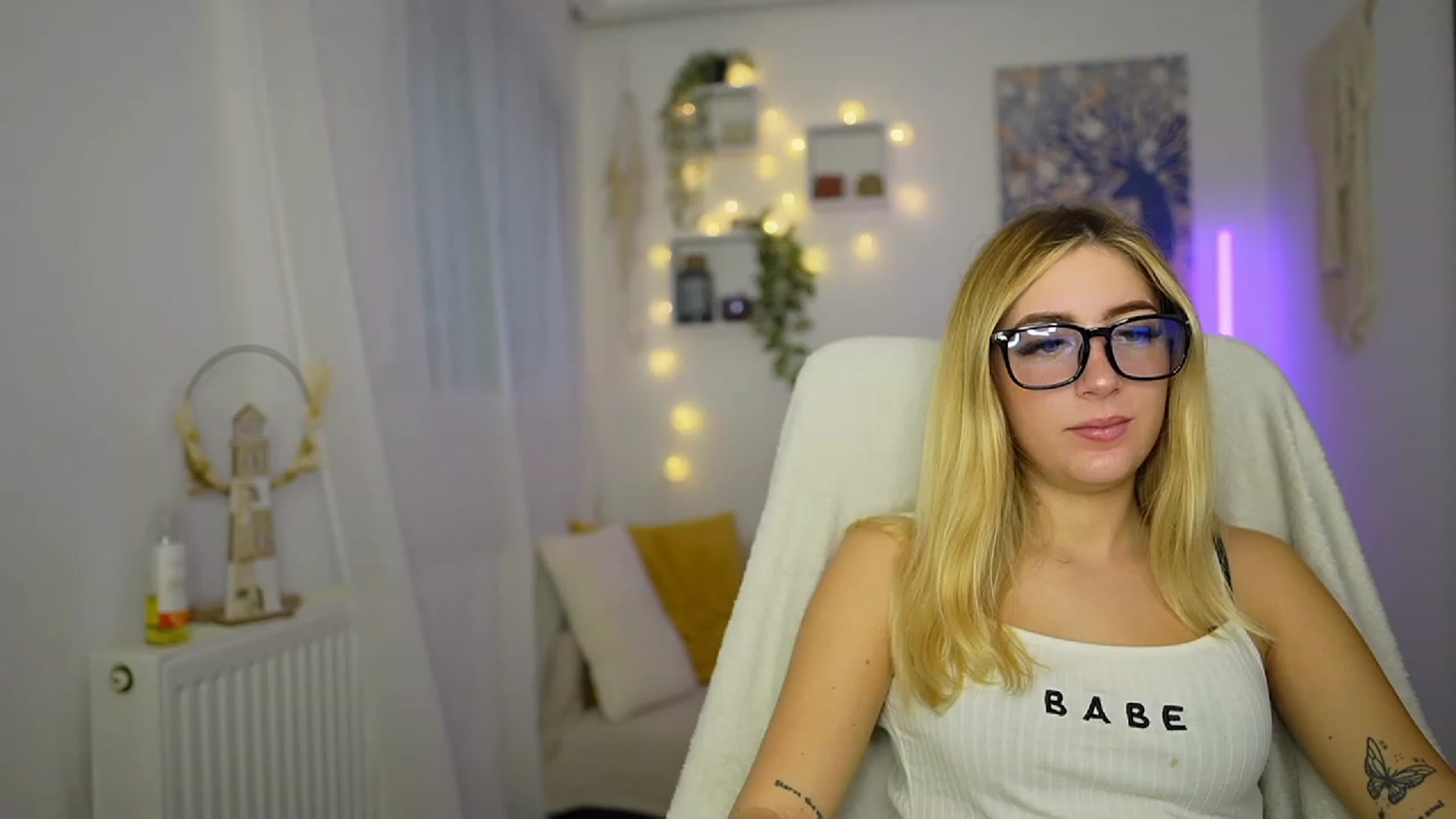Gallery image thumbnail from Tina_Nappi18's myfreecams stream on, 10/11/2023, 13:59 image 8 of 20