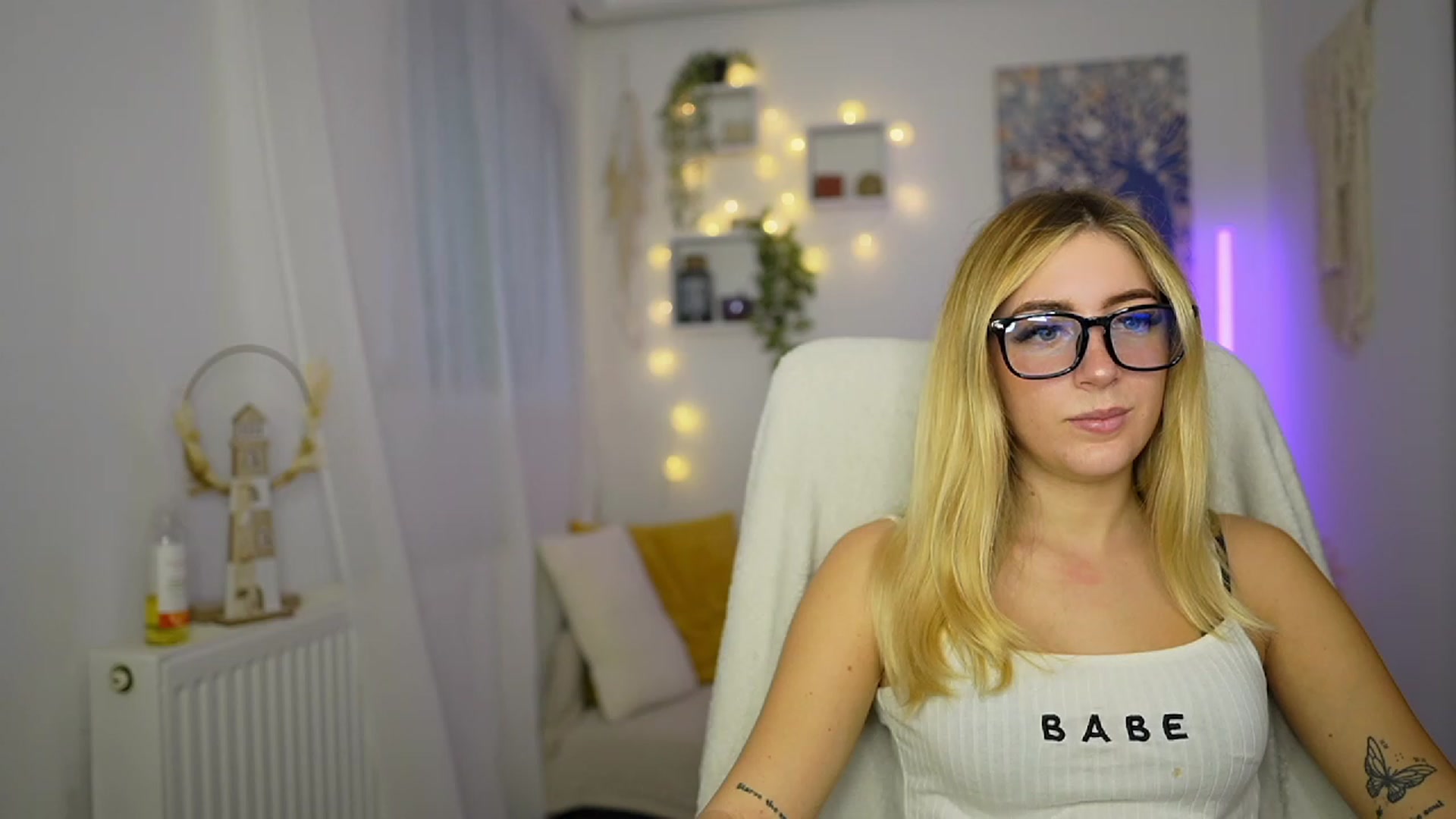 Gallery image thumbnail from Tina_Nappi18's myfreecams stream on, 10/11/2023, 13:59 image 13 of 20
