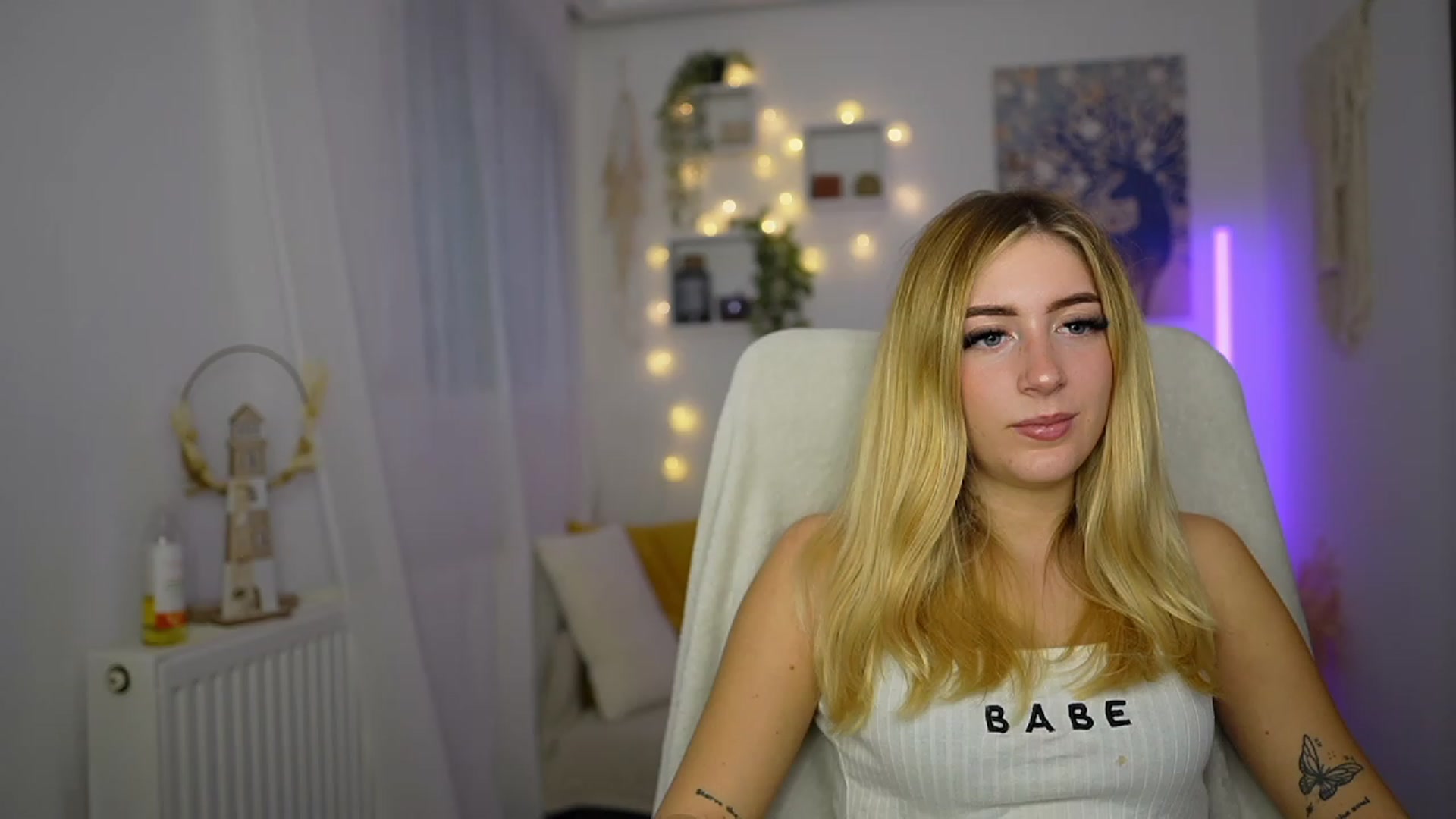 Gallery image thumbnail from Tina_Nappi18's myfreecams stream on, 10/11/2023, 14:54 image 15 of 20