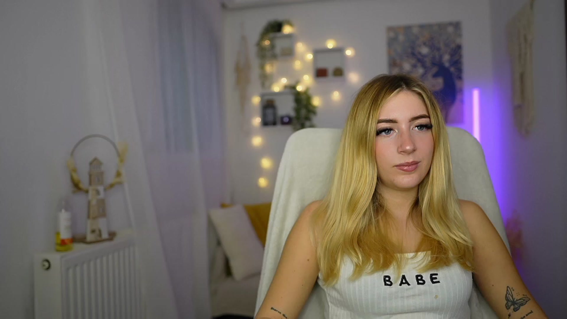 Gallery image thumbnail from Tina_Nappi18's myfreecams stream on, 10/11/2023, 14:54 image 14 of 20