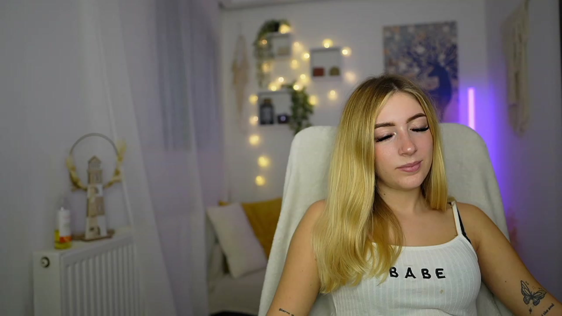 Gallery image thumbnail from Tina_Nappi18's myfreecams stream on, 10/11/2023, 15:46 image 1 of 20