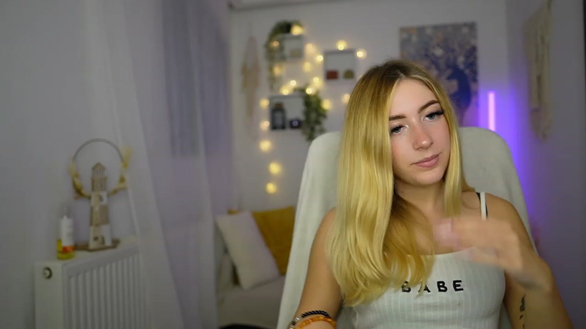 Gallery image thumbnail from Tina_Nappi18's myfreecams stream on, 10/11/2023, 15:46 image 10 of 20