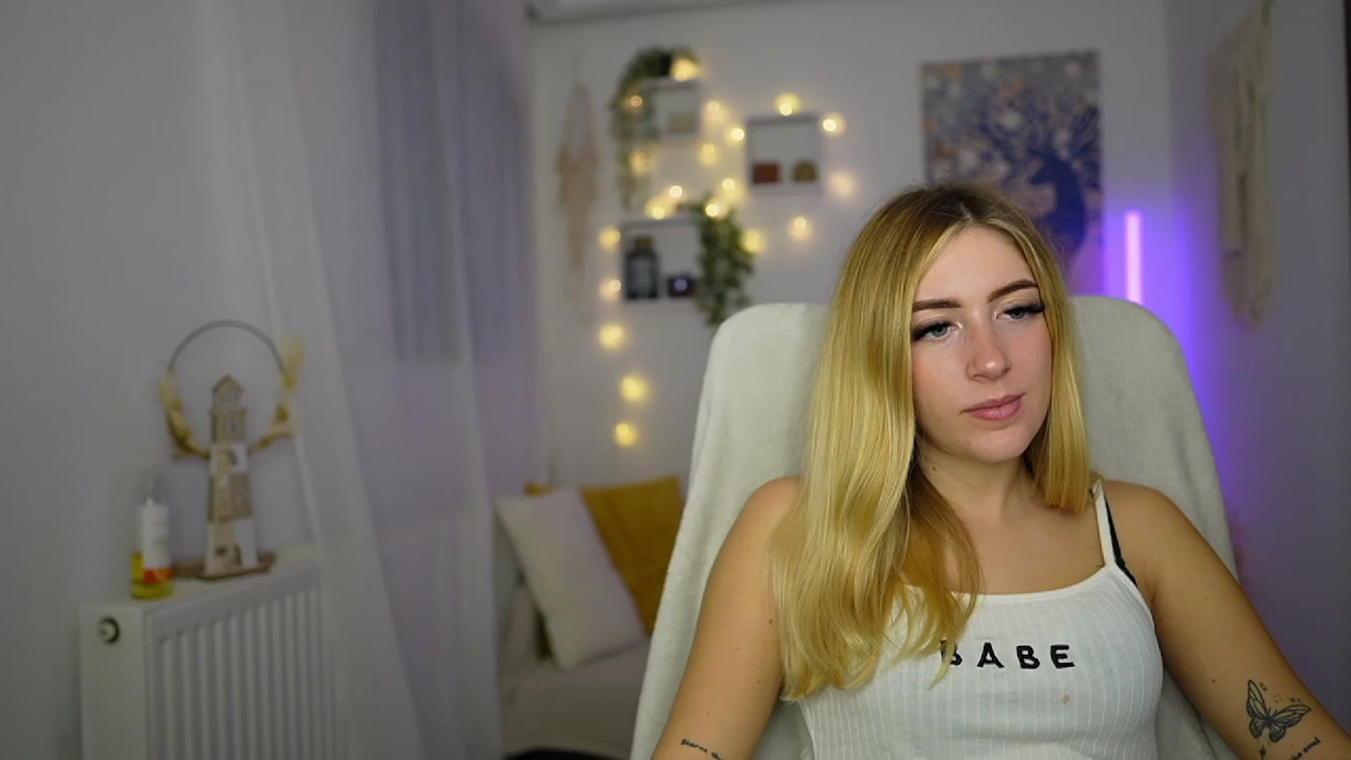 Gallery image thumbnail from Tina_Nappi18's myfreecams stream on, 10/11/2023, 15:46 image 7 of 20