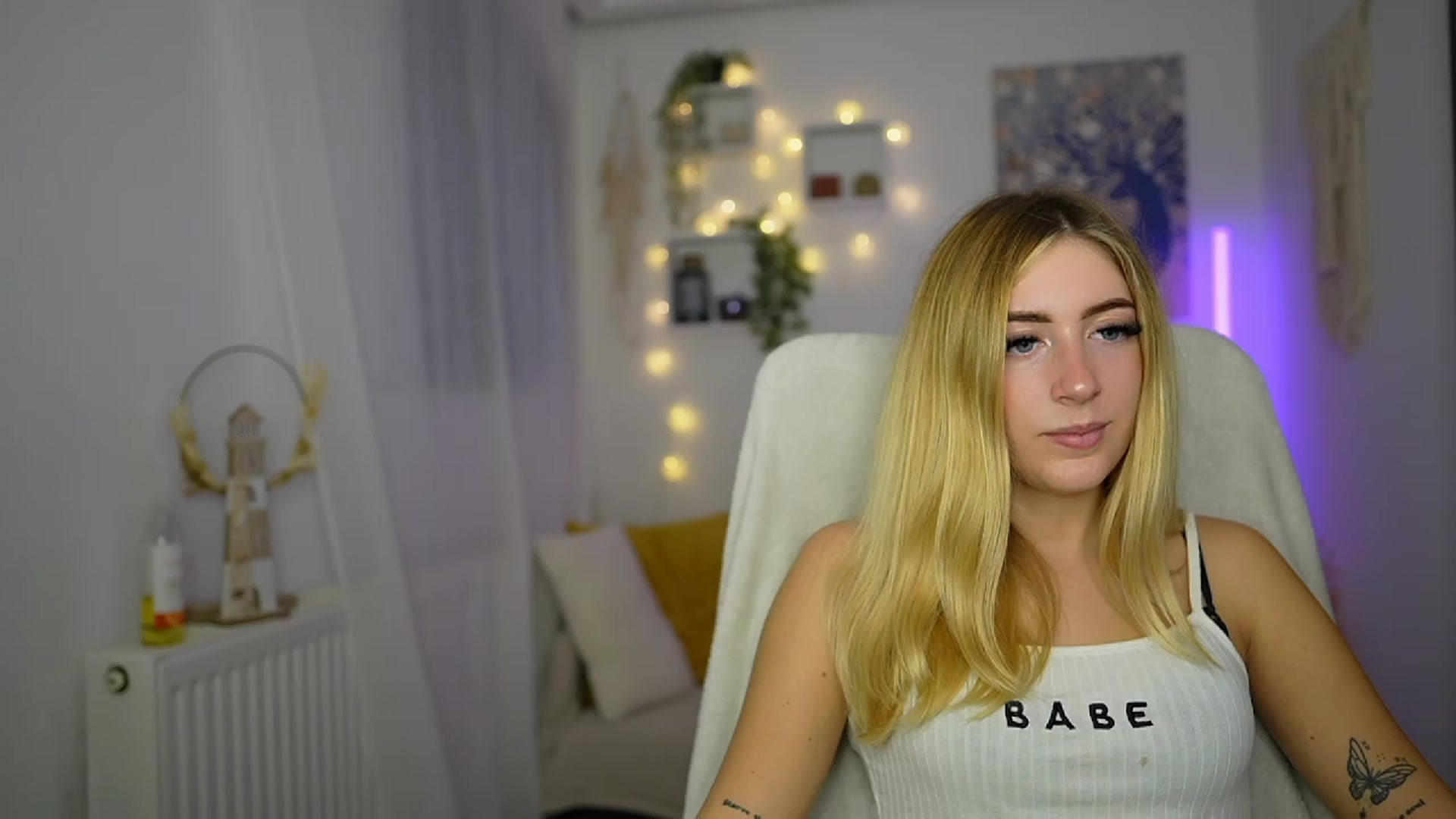 Gallery image thumbnail from Tina_Nappi18's myfreecams stream on, 10/11/2023, 15:46 image 13 of 20