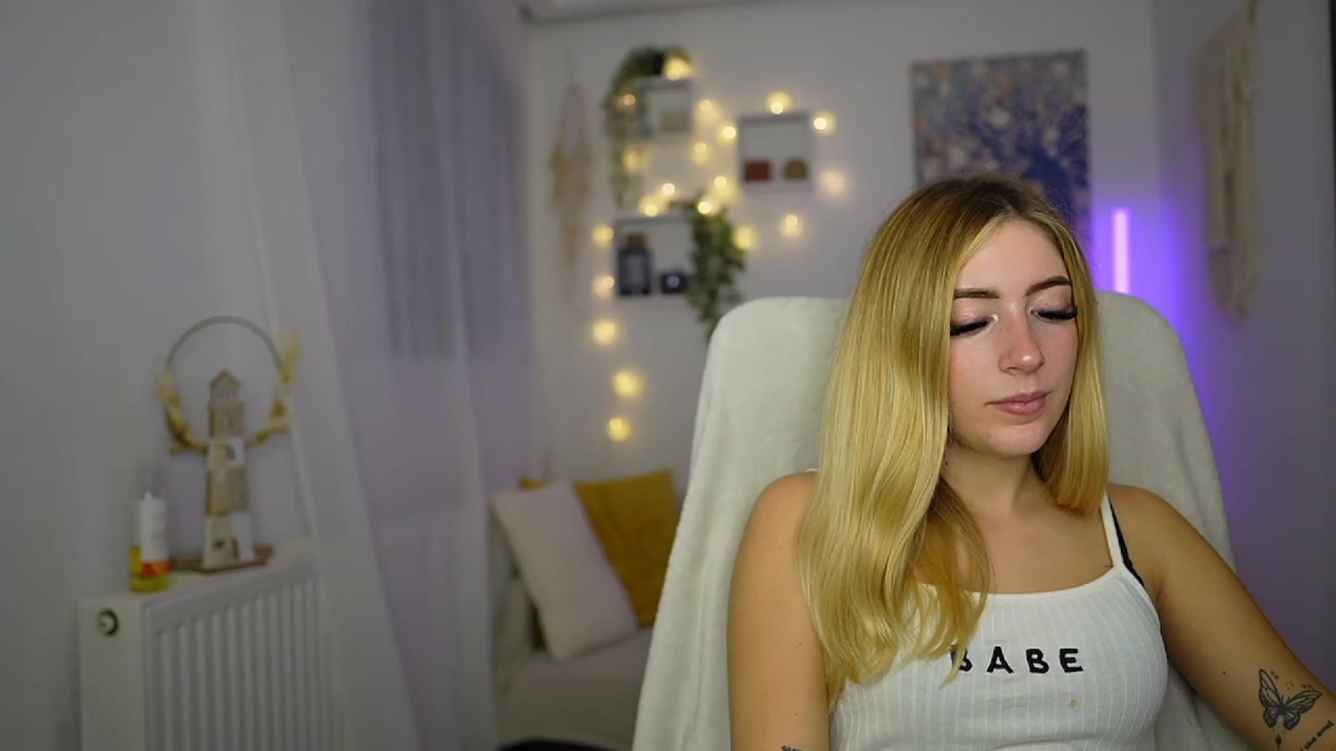 Gallery image thumbnail from Tina_Nappi18's myfreecams stream on, 10/11/2023, 15:46 image 8 of 20