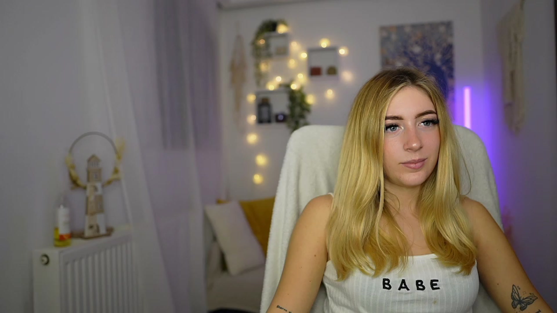Gallery image thumbnail from Tina_Nappi18's myfreecams stream on, 10/11/2023, 17:17 image 6 of 20