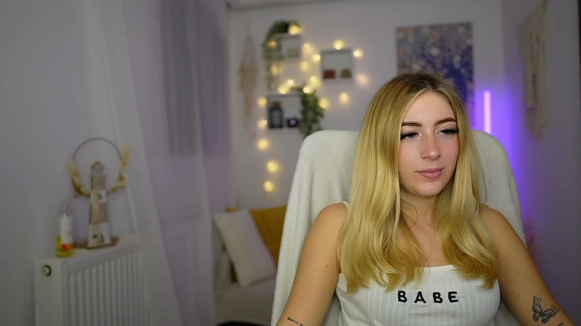 Gallery image thumbnail from Tina_Nappi18's myfreecams stream on, 10/11/2023, 17:17 image 9 of 20