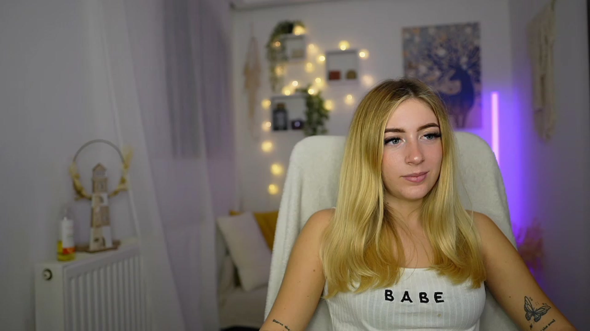 Gallery image thumbnail from Tina_Nappi18's myfreecams stream on, 10/11/2023, 17:17 image 13 of 20