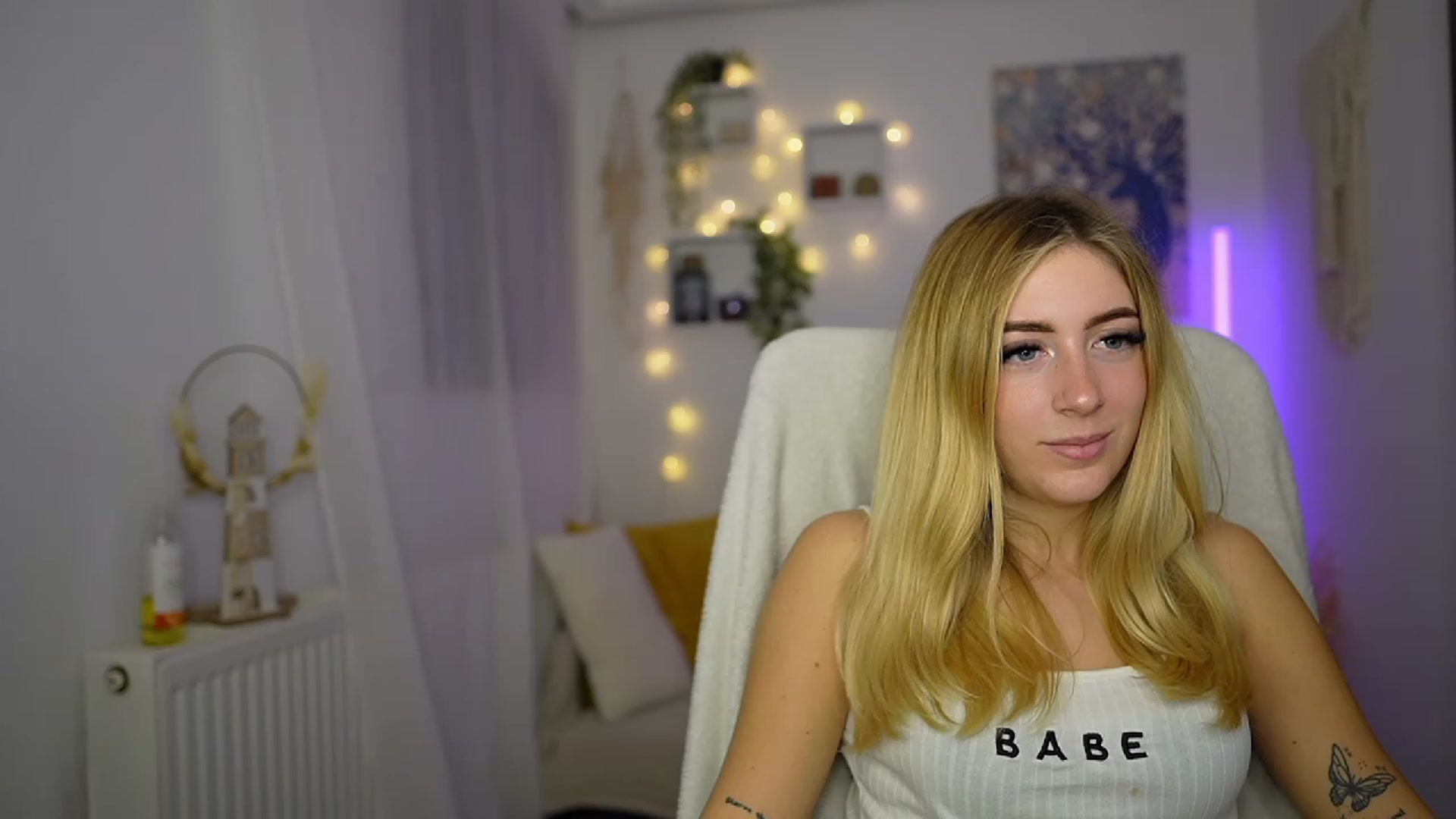 Gallery image thumbnail from Tina_Nappi18's myfreecams stream on, 10/11/2023, 17:17 image 11 of 20